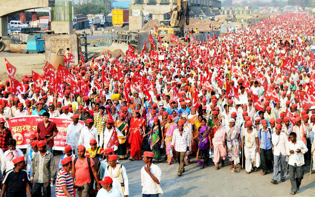 Farmers Protests in Maharashtra to stop forceful acquisition of farmlands - Laffaz