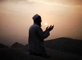The 5 Times Namaz (Muslim Prayer) with Meaning