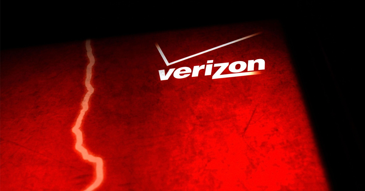 Verizon sell Yahoo AOL Apollo Global TechCrunch Engadget Yahoo Finance