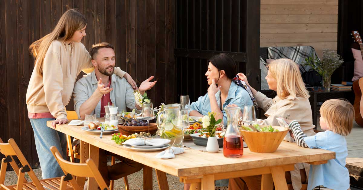 Even though there is still lots of pleasure to be had in dining out and celebrating a family party in your favorite restaurant, holding a fabulous buffet for the family at home provides a distinct sense of satisfaction and accomplishment.