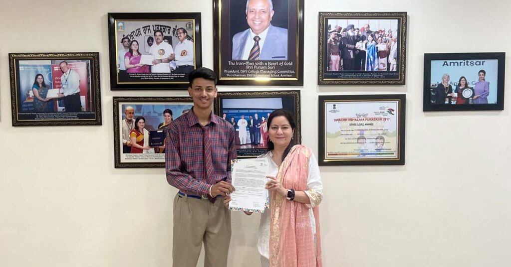 Khushal Davesar accepting an LOA of YTS at DAV International School, Amritsar, Punjab