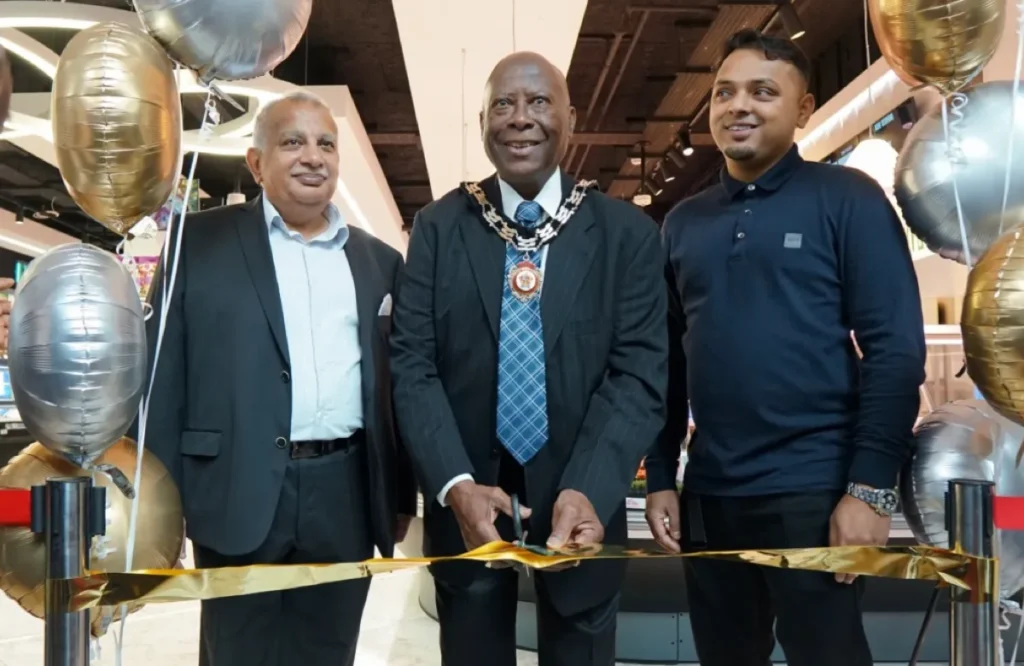 Tariq Sheikh (left), Councillor Winston Vaughan (middle), and Shukur Shumon Ali, Director of Tariq Halal Meats (right), at the Stratford Mall store launch, October 2021